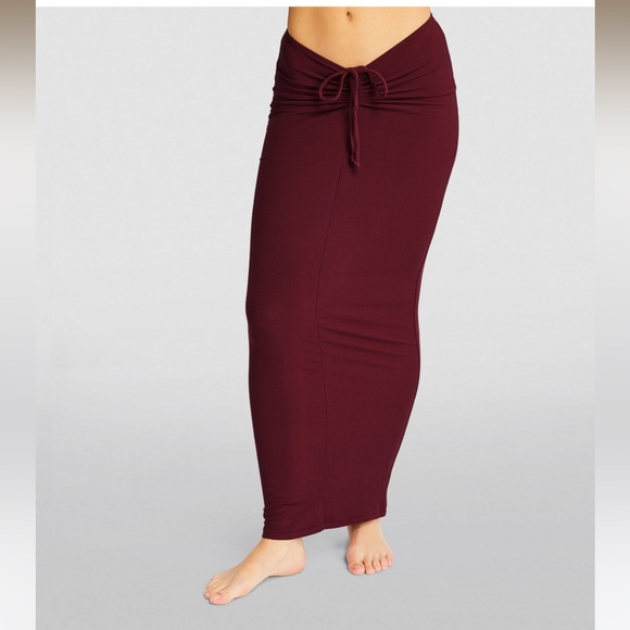 Skims Soft Lounge Crop Long Sleeve & Ruched Long Skirt Set Color Wine - Picture 6 of 15